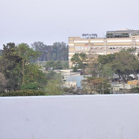 Hotel Sunroof Suites بنغالور المظهر الخارجي الصورة